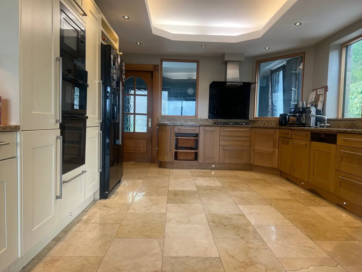 Kitchen & Dresser - Image 3