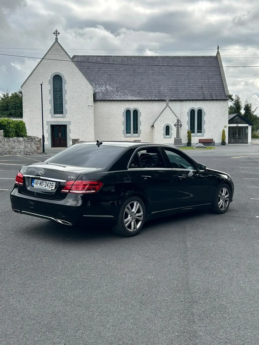 141 E220 Mercedes - Image 2