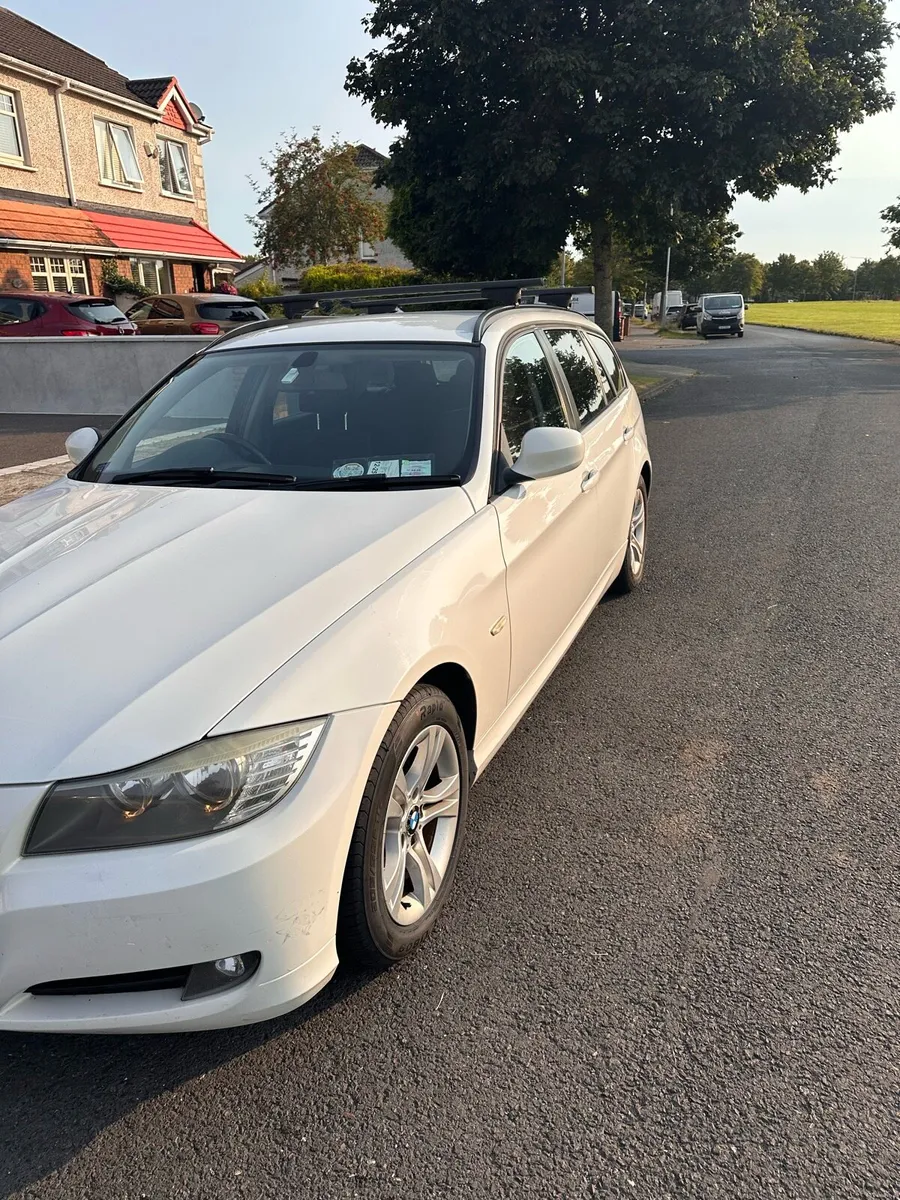 2011 BMW 3series touring - Image 2
