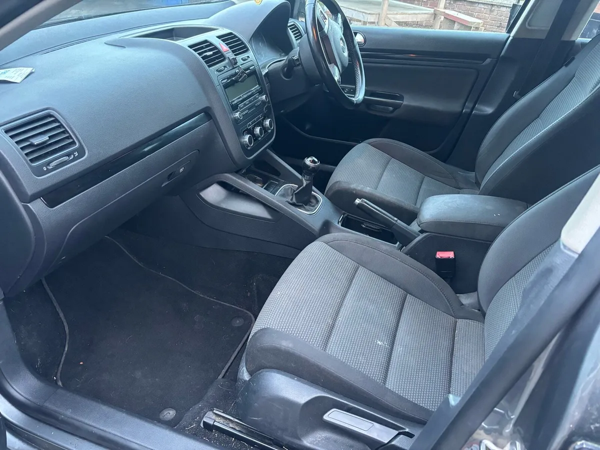 Volkswagen Jetta - Image 4