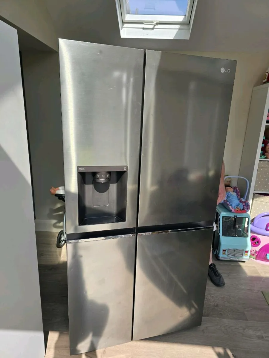 LG American fridge freezer - Image 1