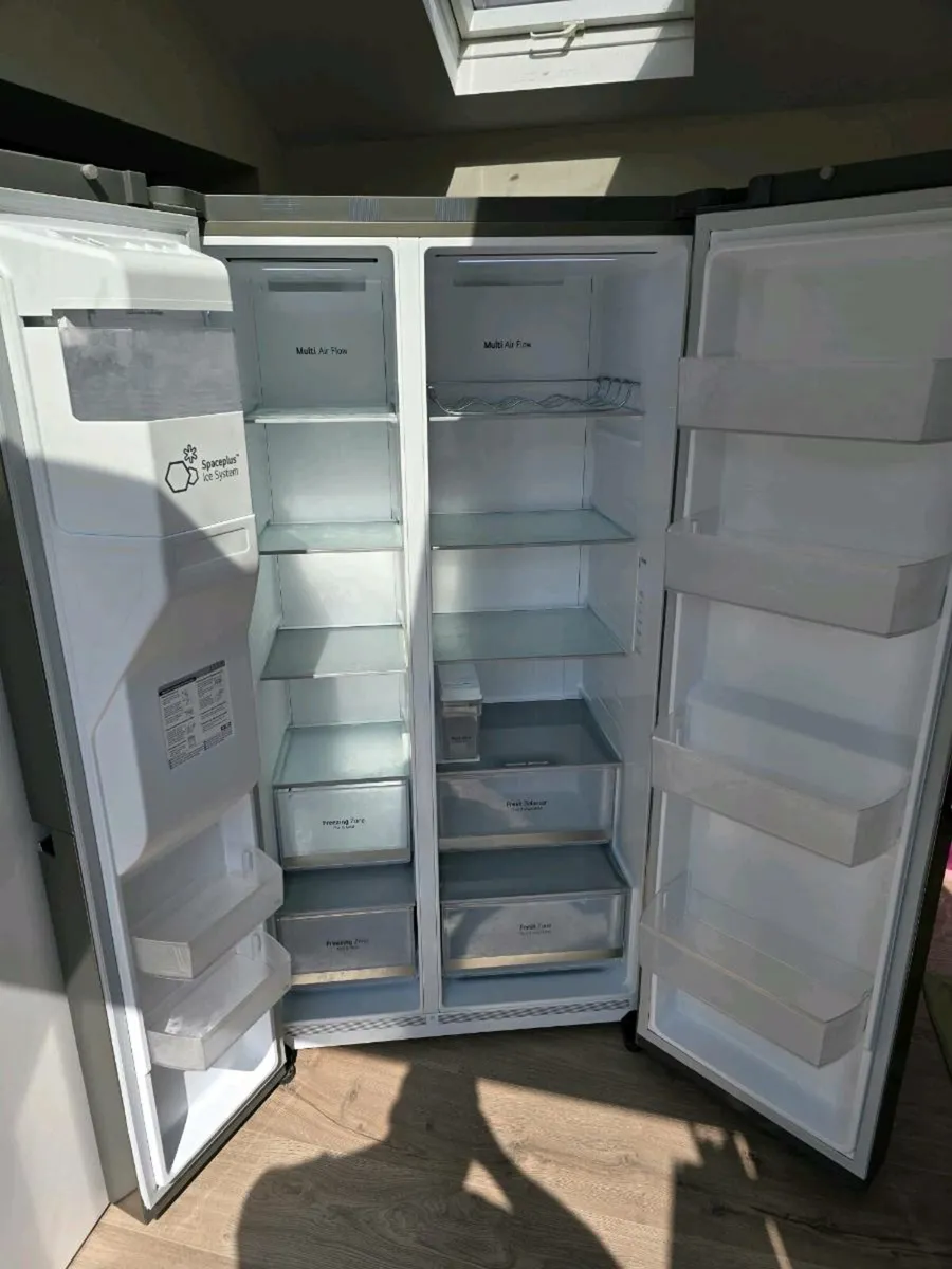 LG American fridge freezer - Image 2