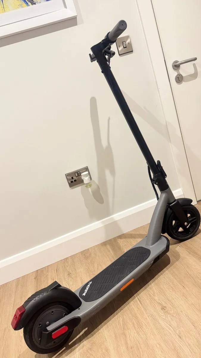 Thorpe 30 Electric Scooter – Excellent Condition - Image 2