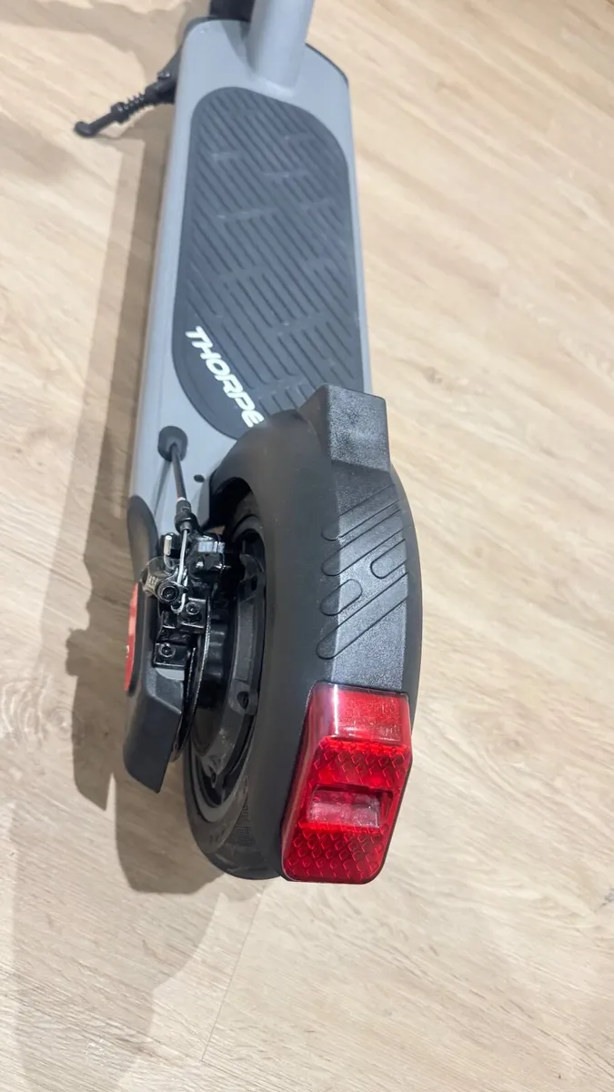 Thorpe 30 Electric Scooter – Excellent Condition - Image 4