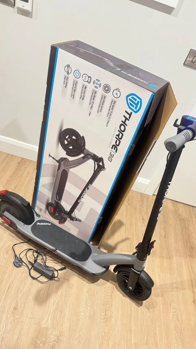 Thorpe 30 Electric Scooter – Excellent Condition - Image 1