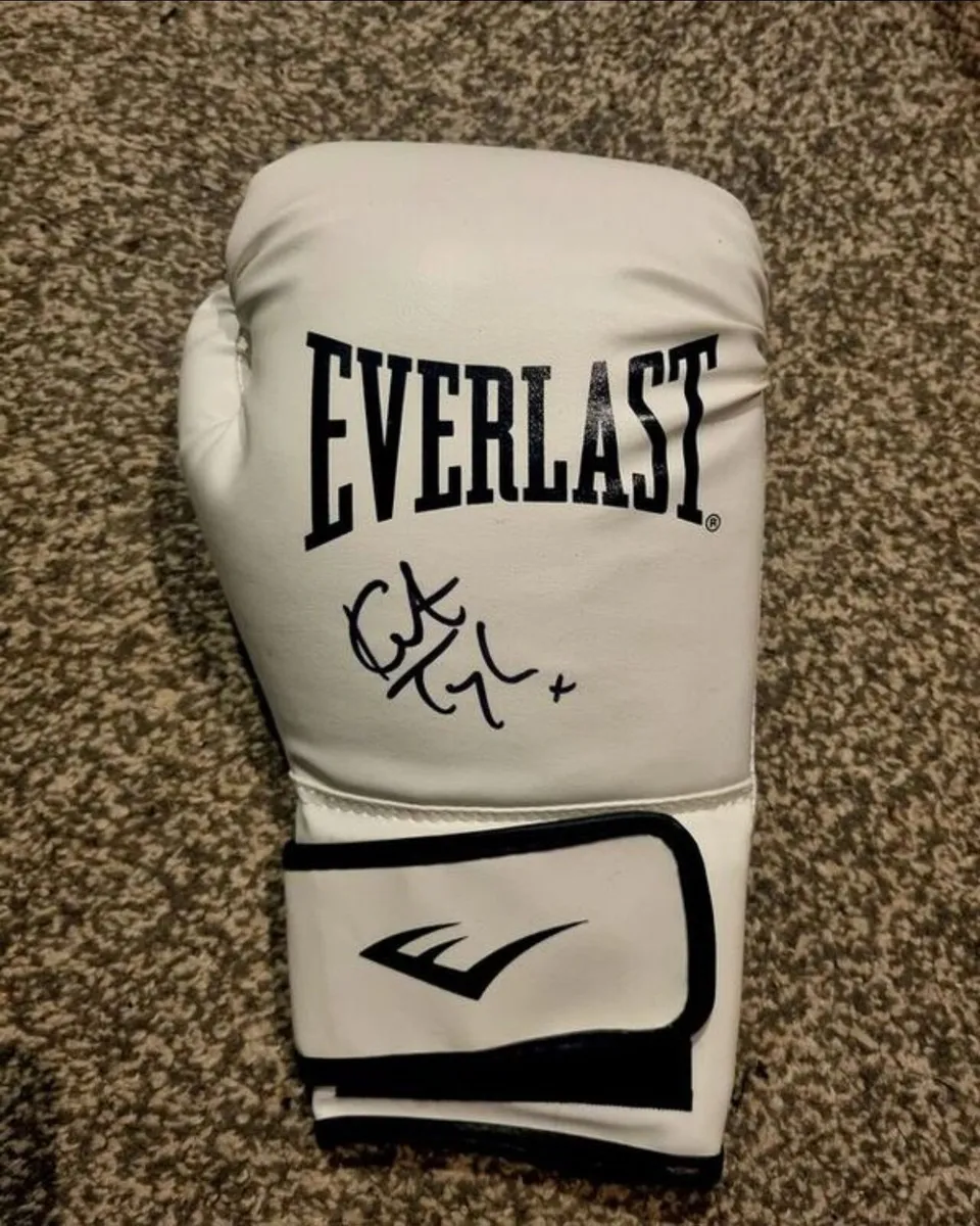 Katie Taylor Full sized boxing glove signed - Image 1