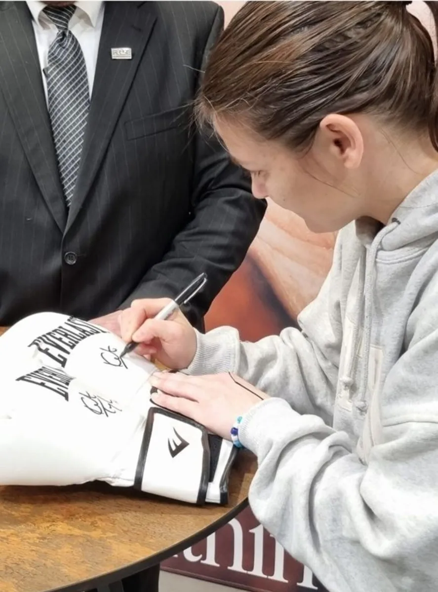 Katie Taylor Full sized boxing glove signed - Image 2