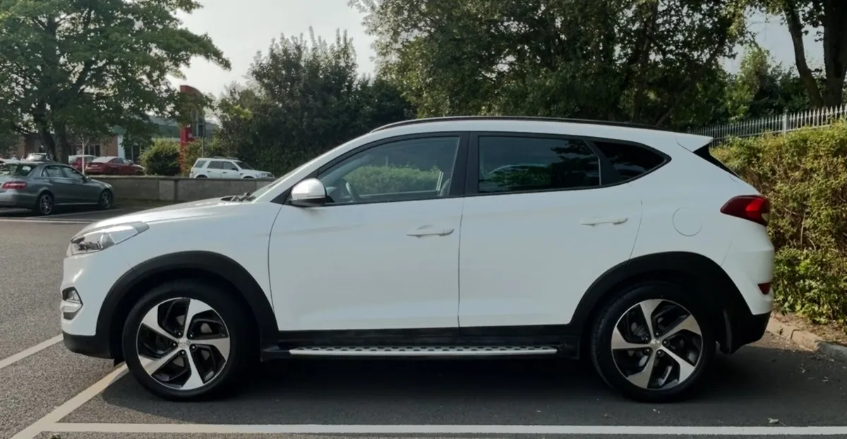 Hyundai Tucson Premium 5DR cc1685 - Image 2