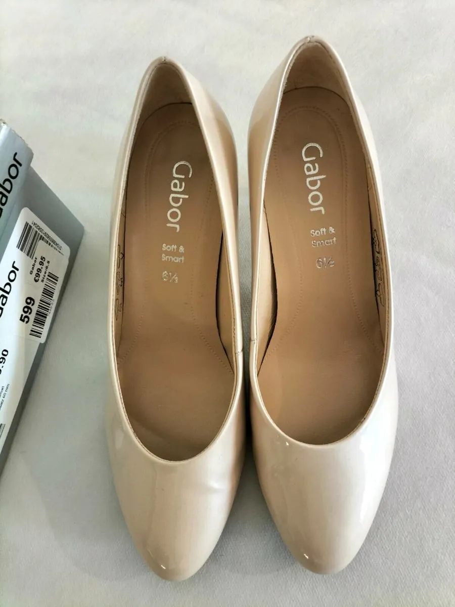 Gabor. Never used. Size 6.5. Classic Court Shoe - Image 2
