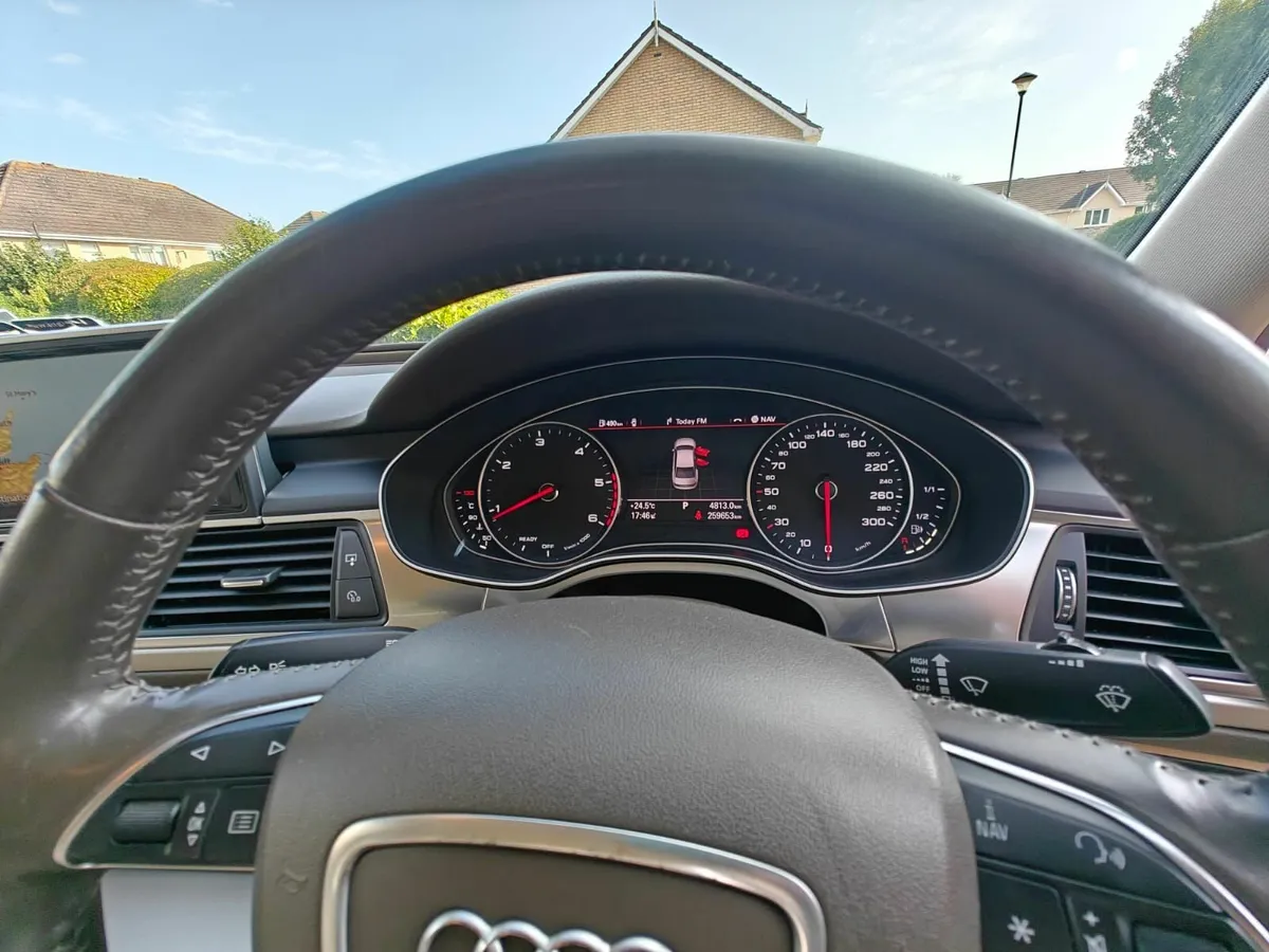 Audi A6 2015 - Image 2