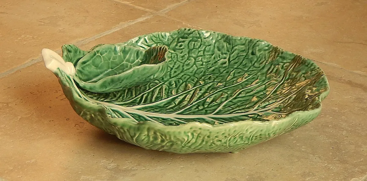 Vintage Ceramic Cabbage Leaf Chip & Dip Bowl - Image 2
