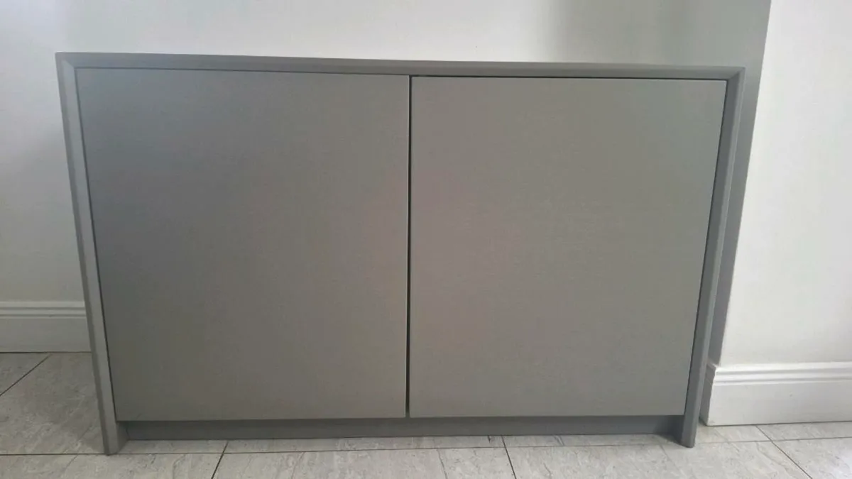 Side board - Image 2