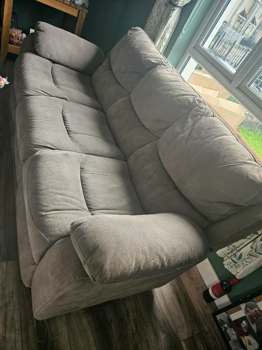 3 + 2 seater sofa's €500! - Image 2