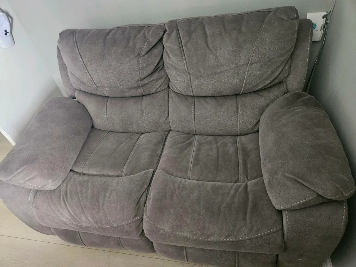 3 + 2 seater sofa's €500! - Image 4