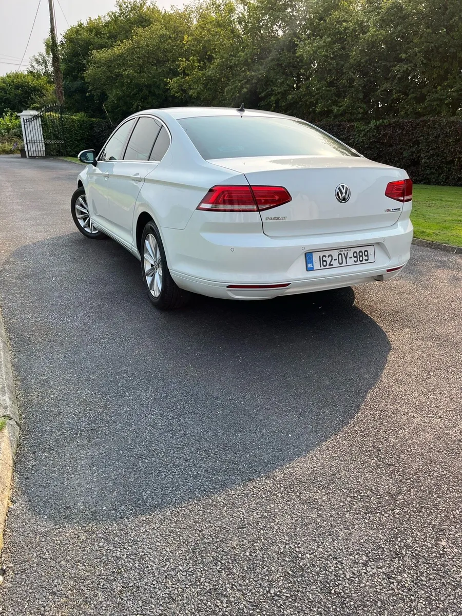Volkswagen Passat - Image 3