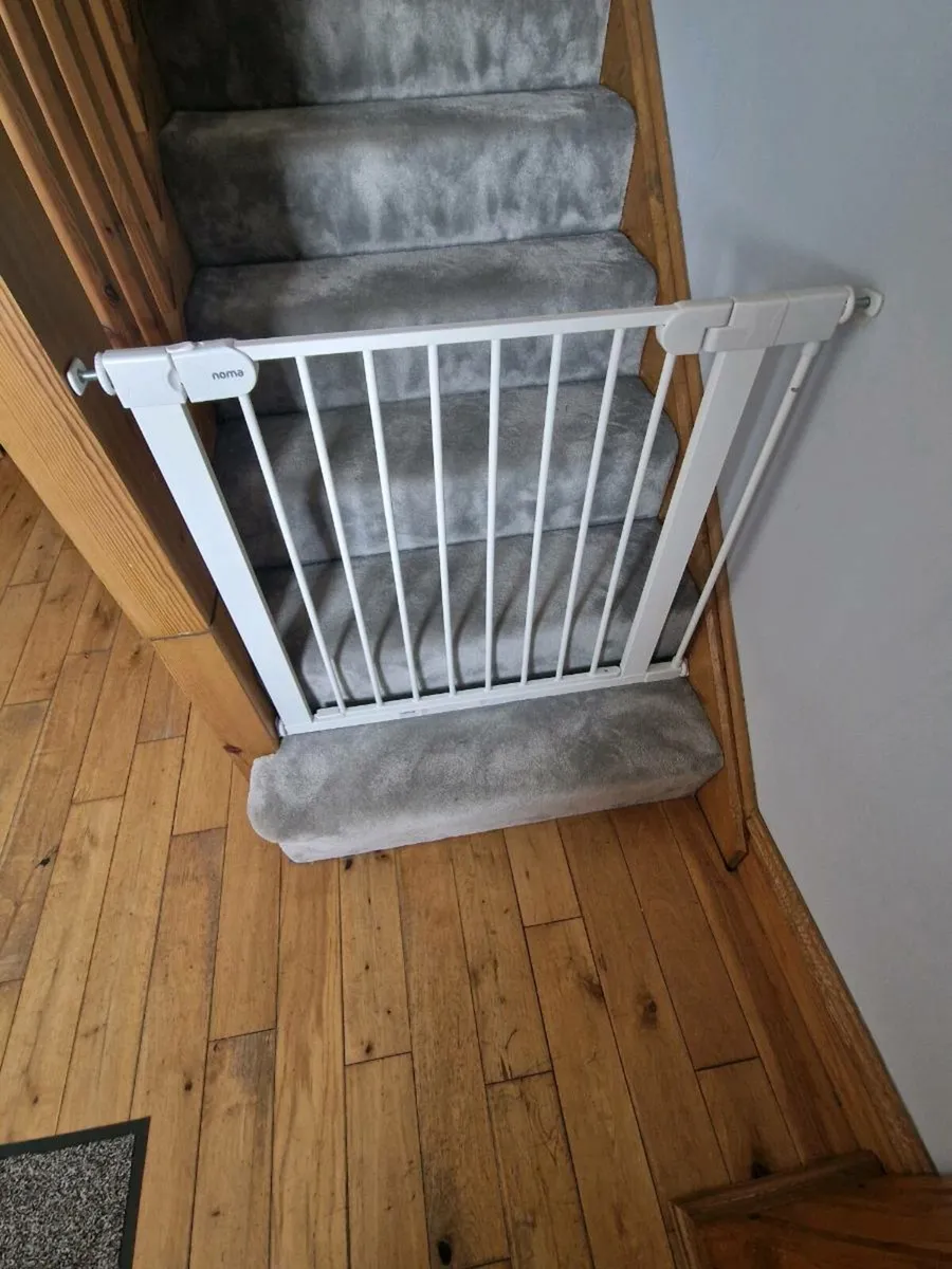 Baby stair gate