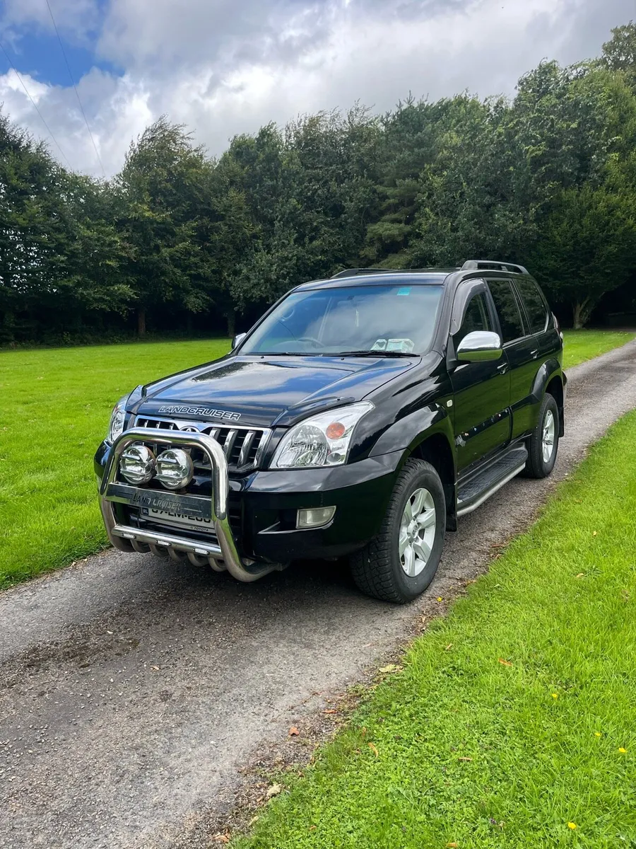 Toyota Landcruiser Invincible - Image 3