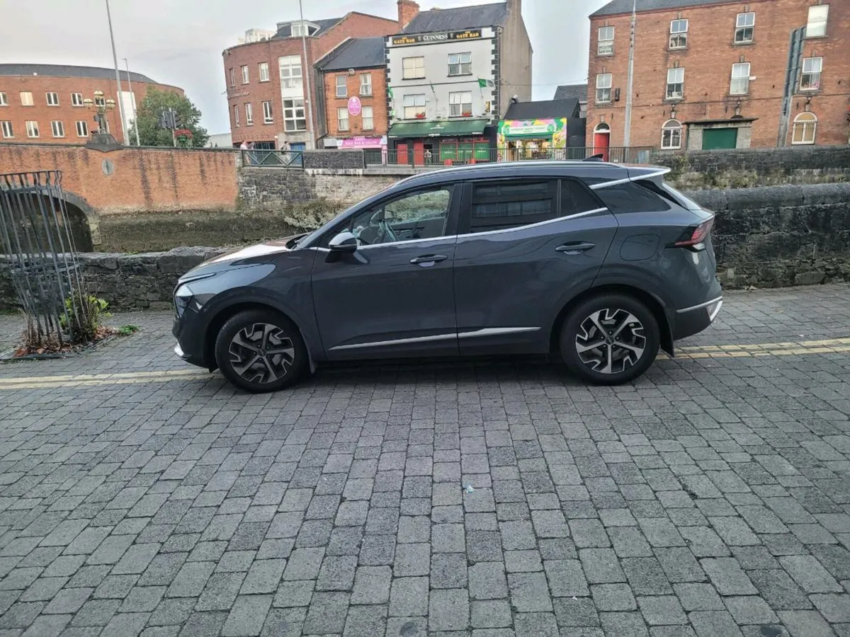 Car - Image 3