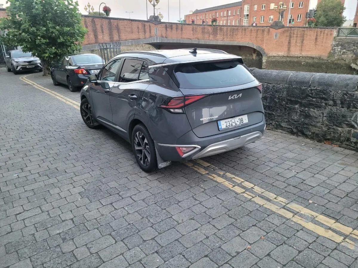 Car - Image 4