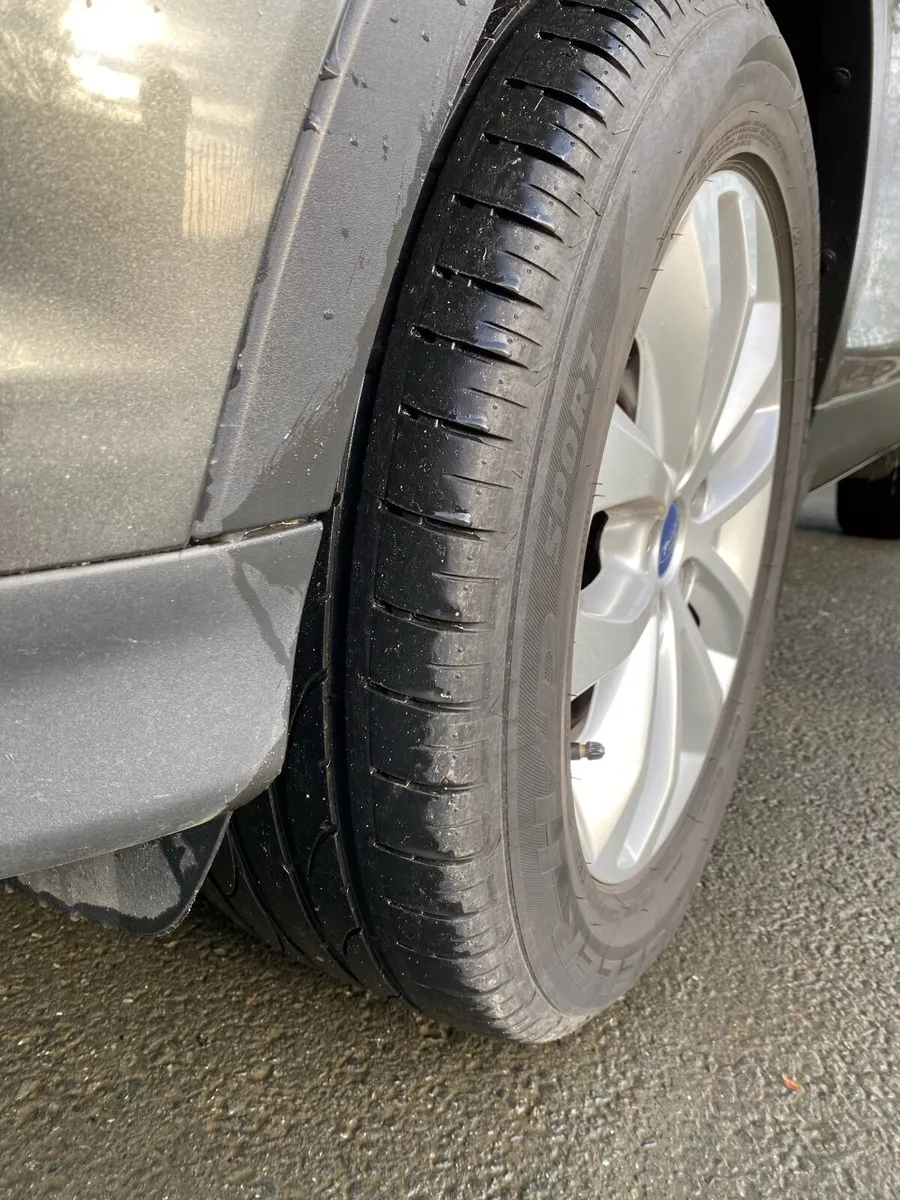 Ford Kuga 2016 - Image 2