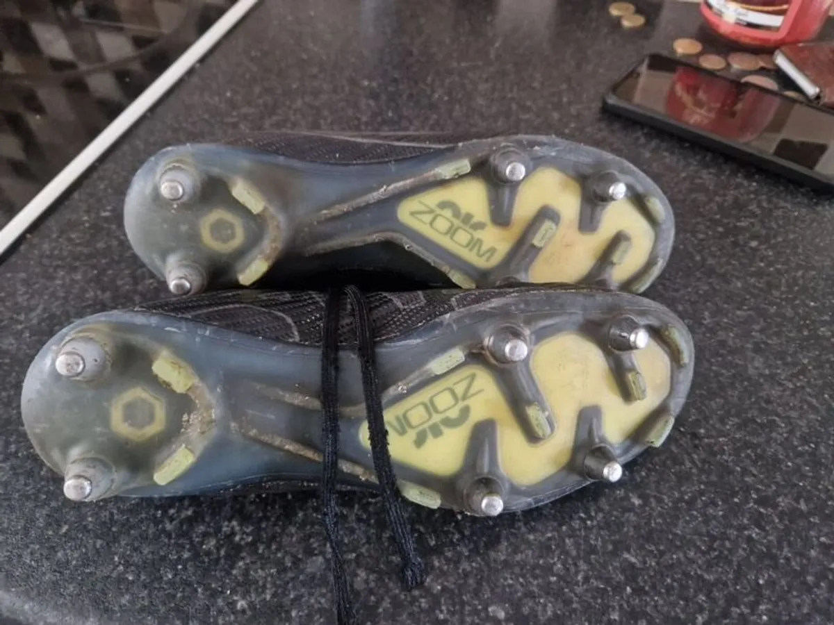 Nike Ronaldo Soccar Boots - Image 2