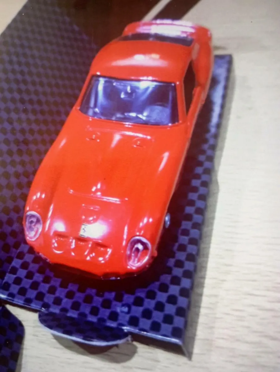 MAISTO SHELL COLLEZION FARRARI 250  1-39 SCALE - Image 3