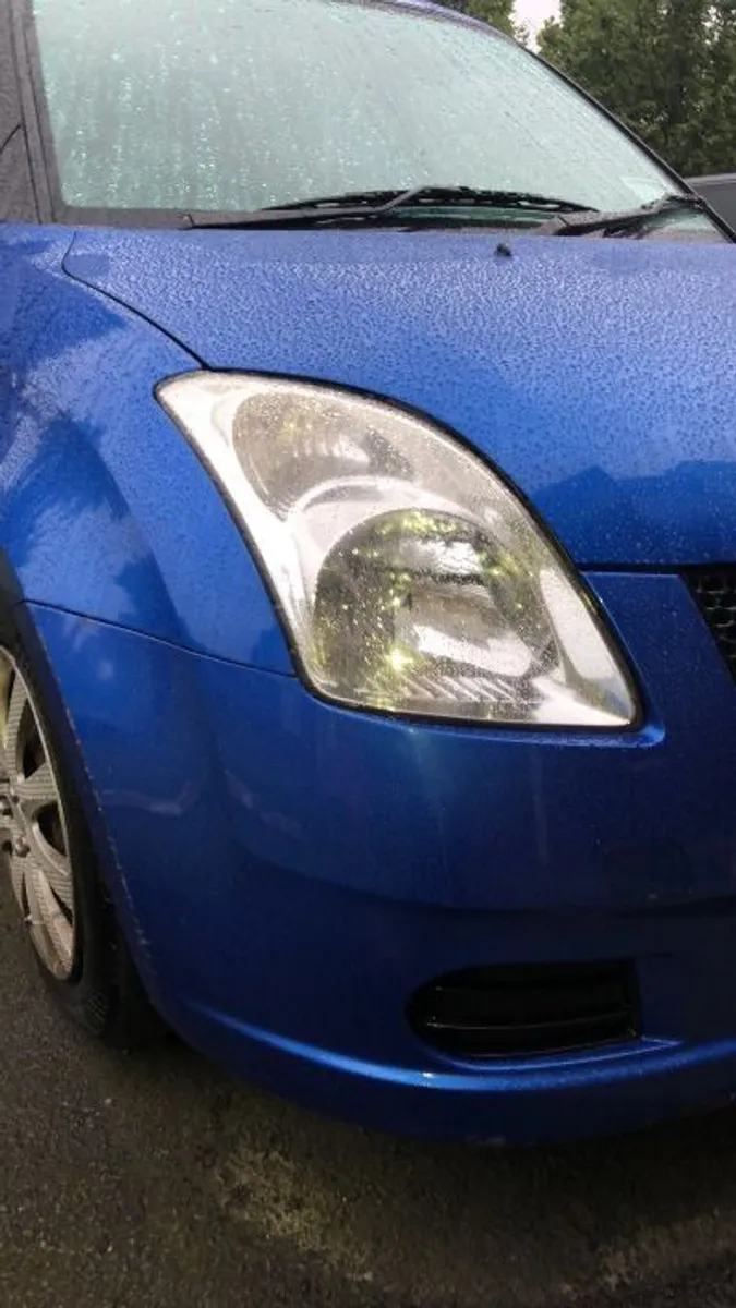 2005 Suzuki Swift - Image 1