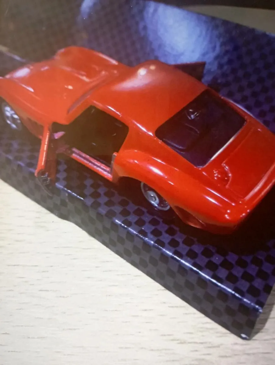 MAISTO SHELL COLLEZION FARRARI 250  1-39 SCALE - Image 4