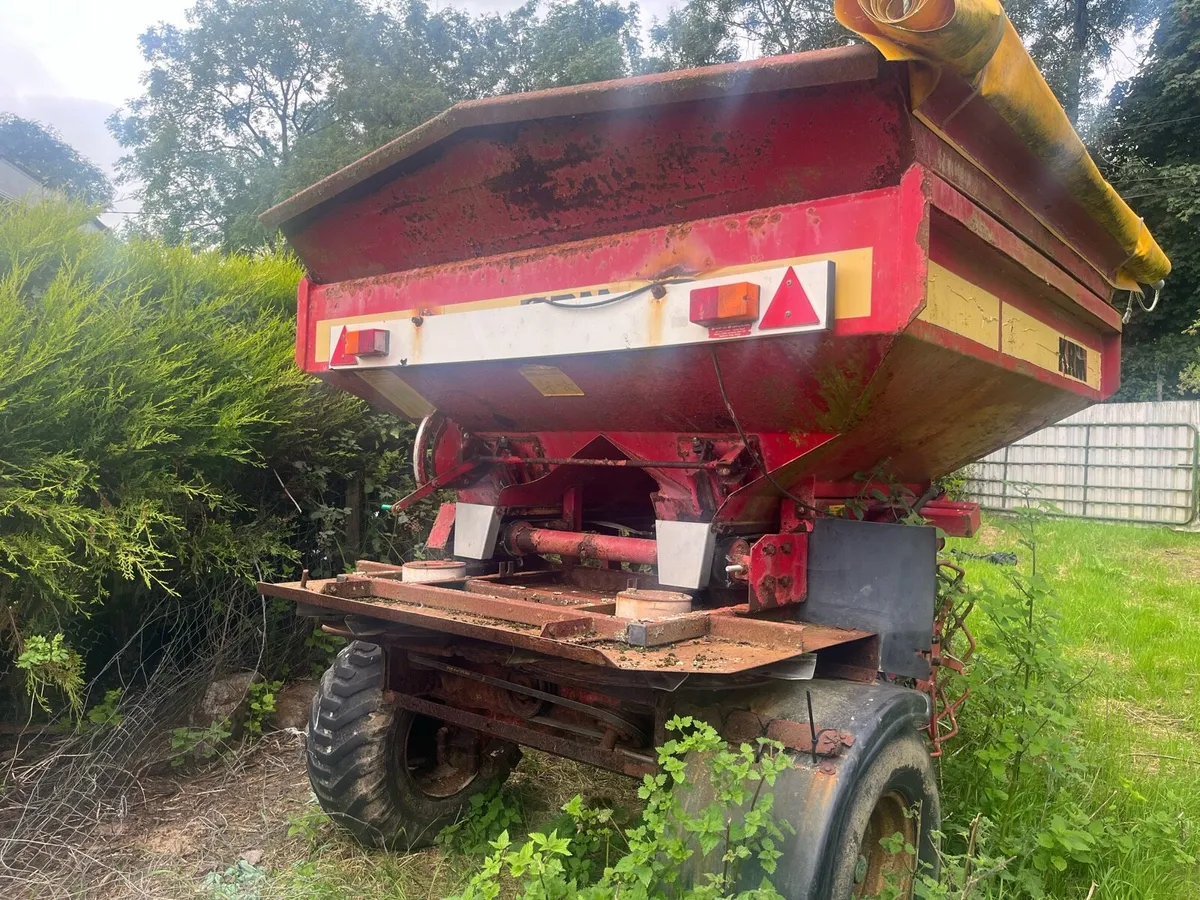 Manure Spreder  trailing - Image 2