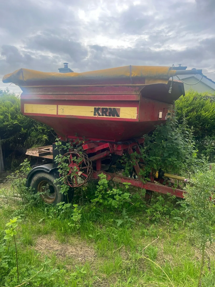 Manure Spreder  trailing - Image 3