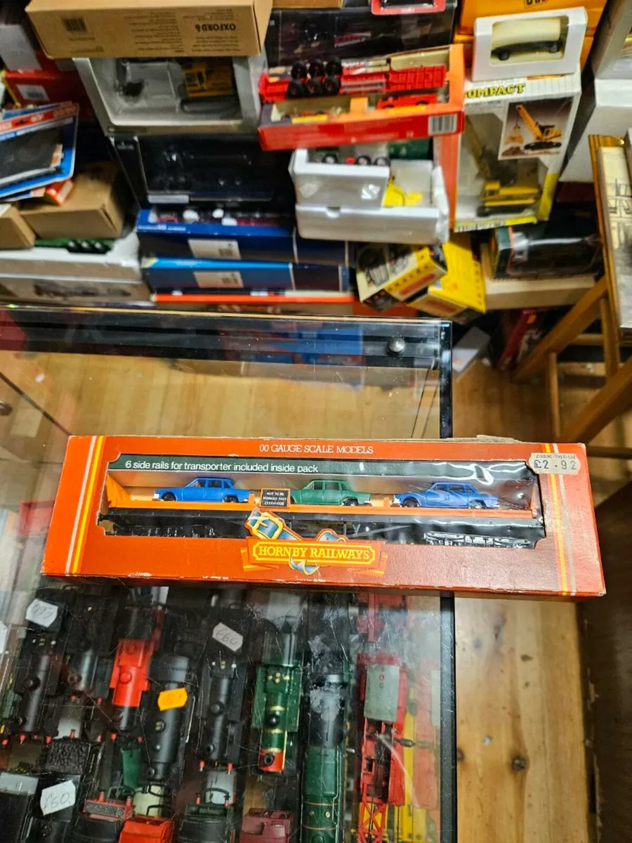 Hornby OO Gauge Car Transporter - Image 1