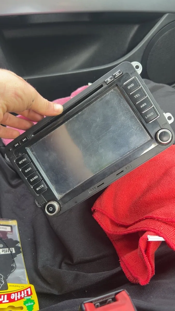 Car radio - Image 1