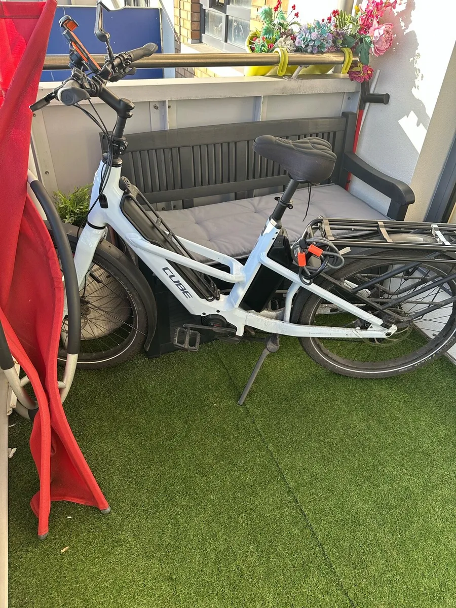 Cube Longtail Sport Hybrid 725 Cargo eBike - Image 1