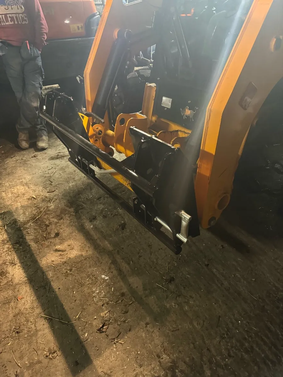 Skidsteer to Euro 8 adaptor - Image 3