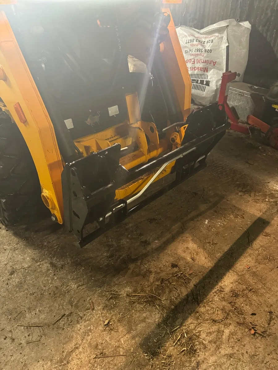Skidsteer to Euro 8 adaptor - Image 4