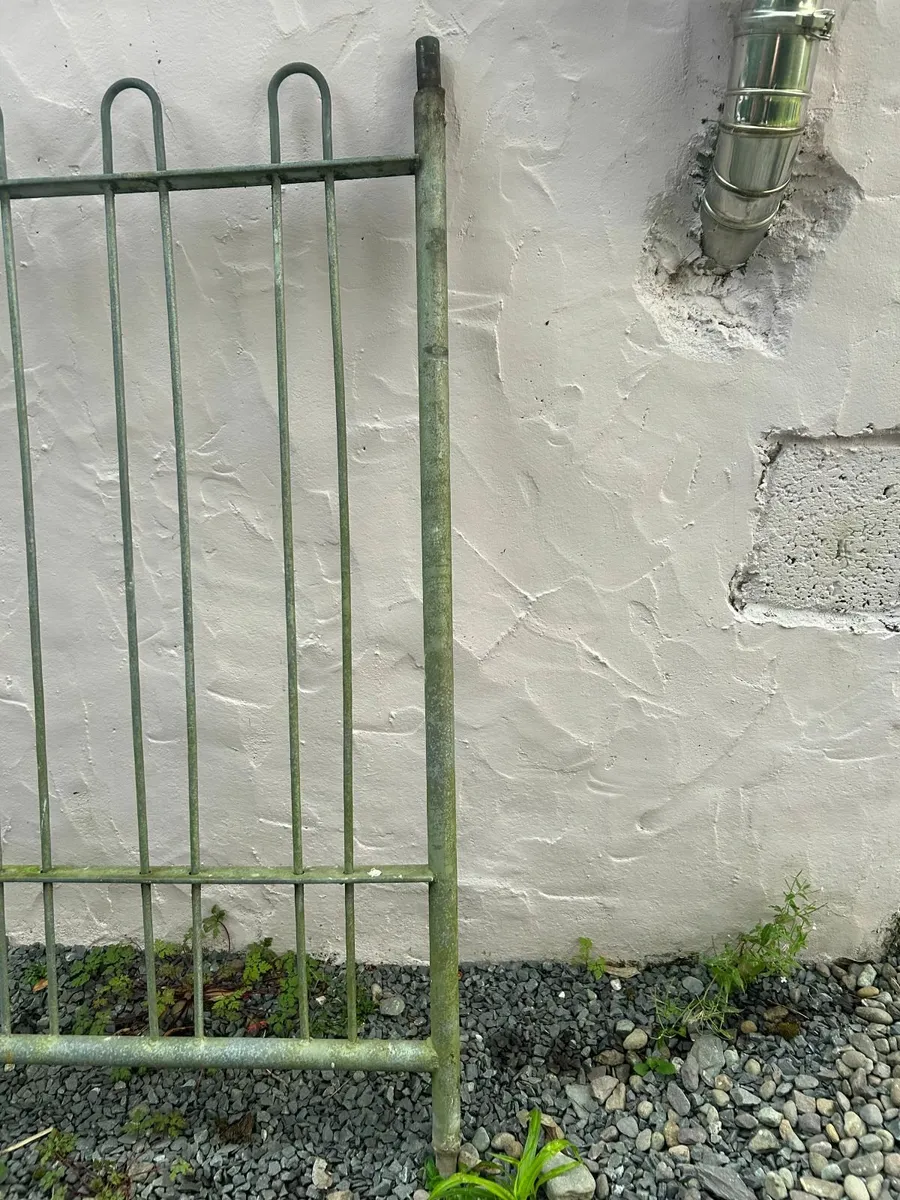 Metal gate - Image 3