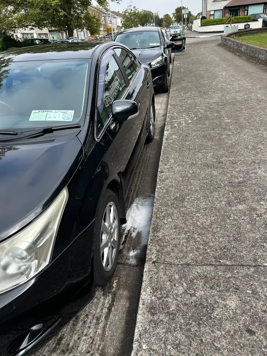 Toyota Avensis 2011 - Image 3