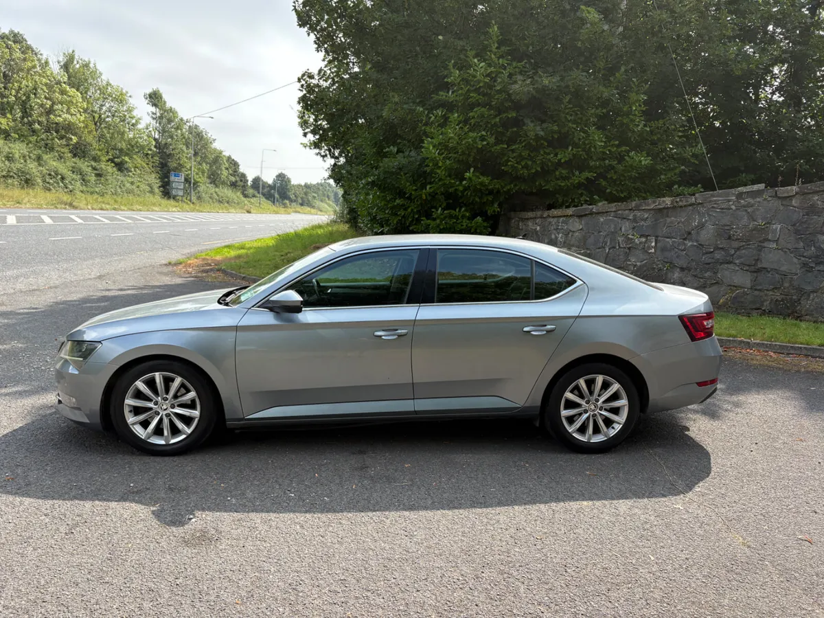 Skoda Superb 2017 Diesel Auto Low Miles Mint Cond - Image 4