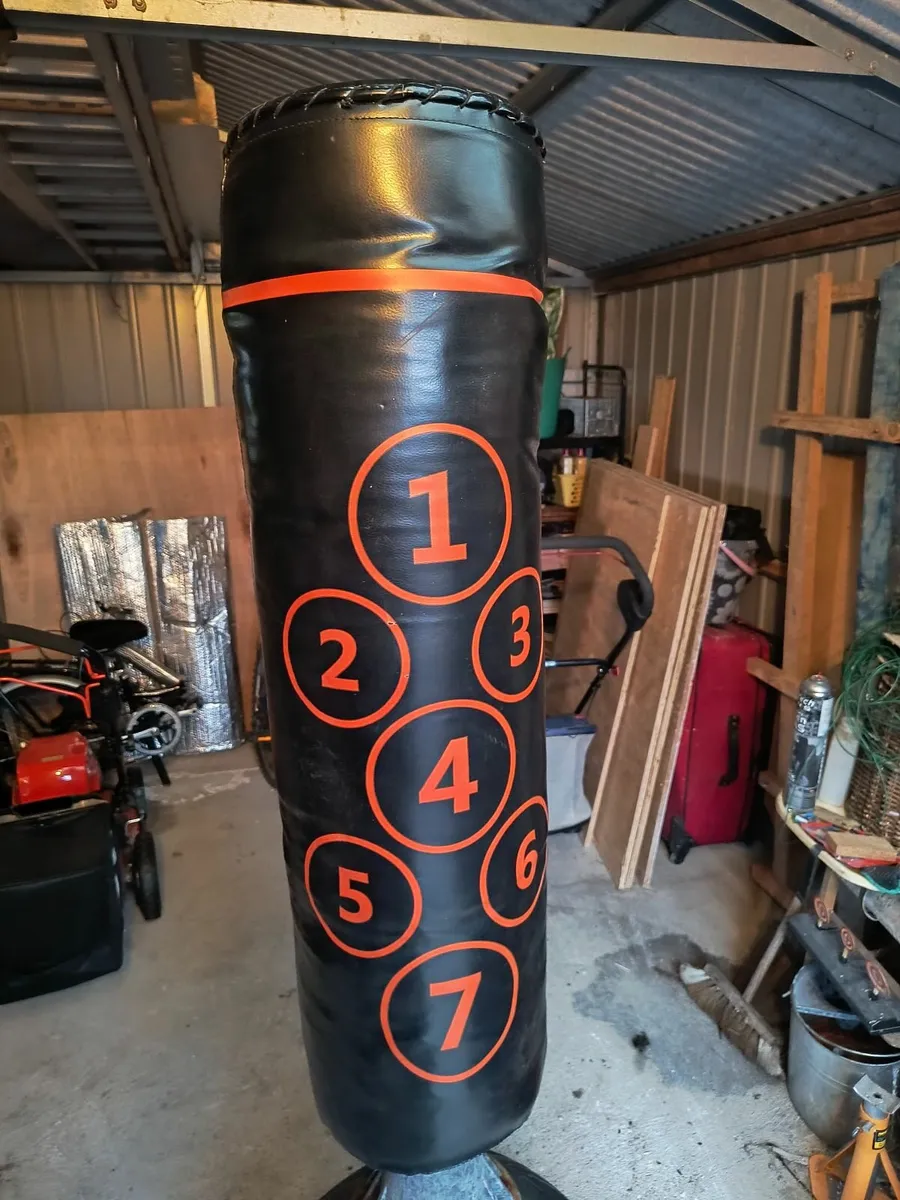 Standing punching bag - Image 3