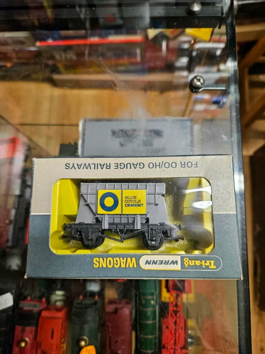 Hornby Wrenn Blue Circle Cement Wagon - Image 1