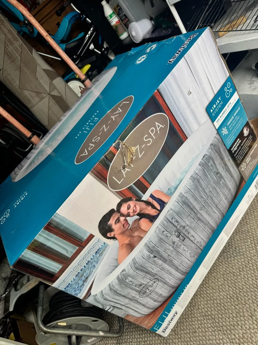 BRAND NEW FIJI LAZY-Z SPA JACUZZI WITH MASSAGE 💆 - Image 1