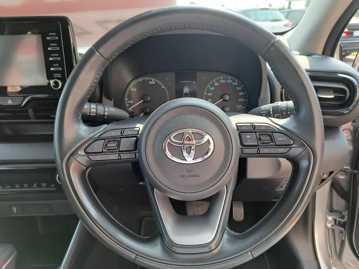 Toyota Yaris 2022 1.5 Hybrid Automatic Perfect !!! - Image 4