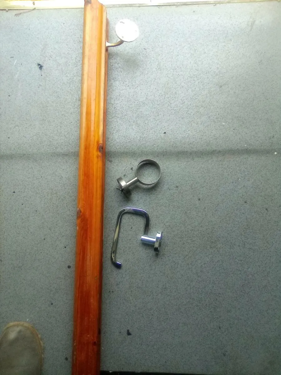 HAND RAIL . TOILET ROLL AND GLASS. HOLDER - Image 1