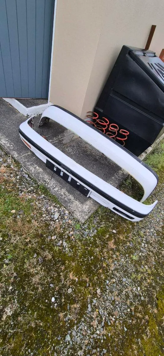 Toyota carina ll saloon parts - Image 2