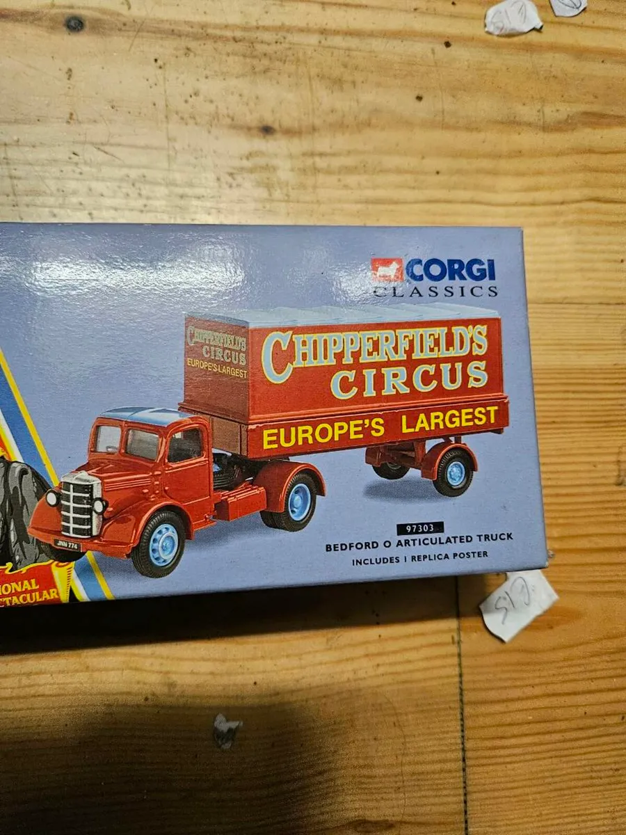 Corgi Chipperfields Circus Truck - Image 2