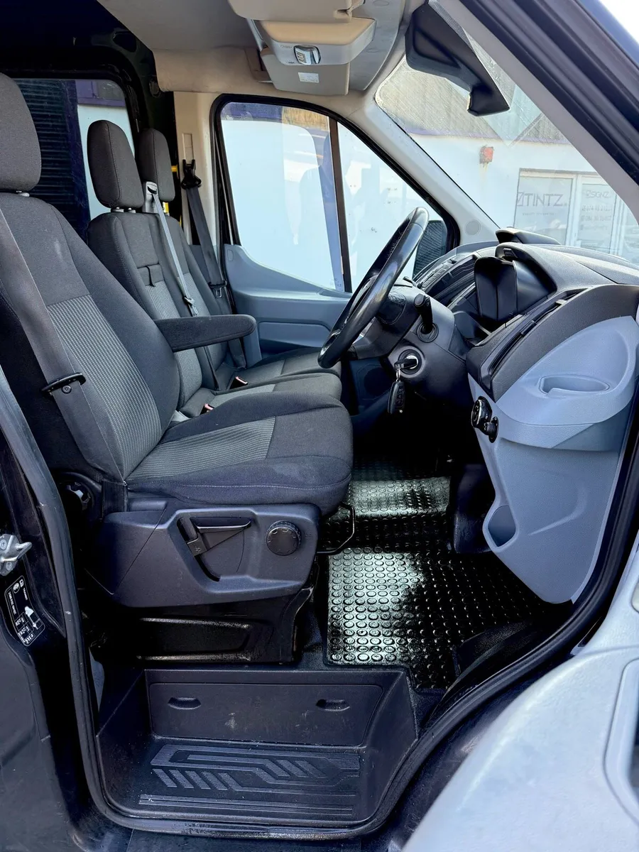 Ford Transit - Image 4