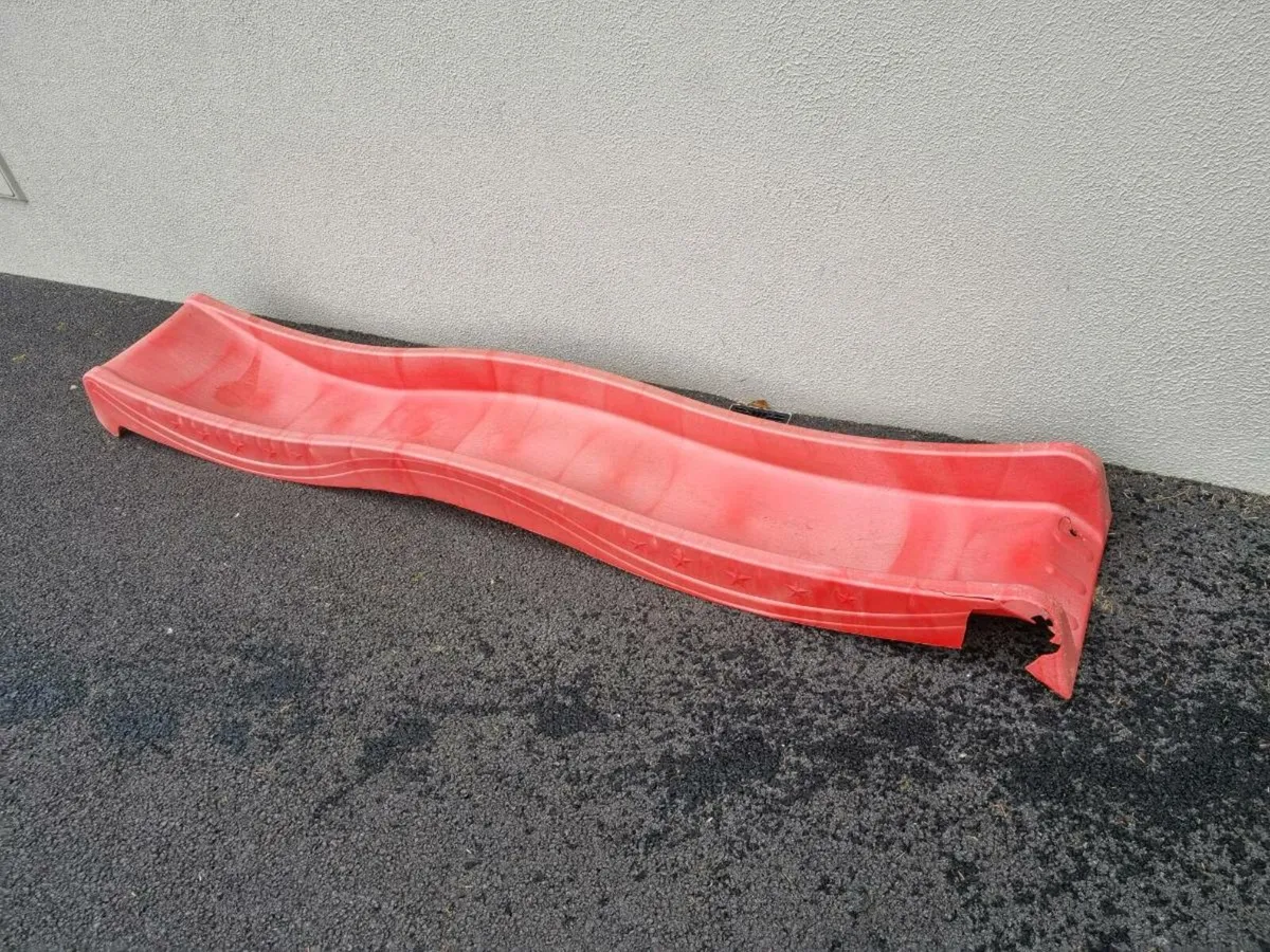 9' wavy slide - Image 1