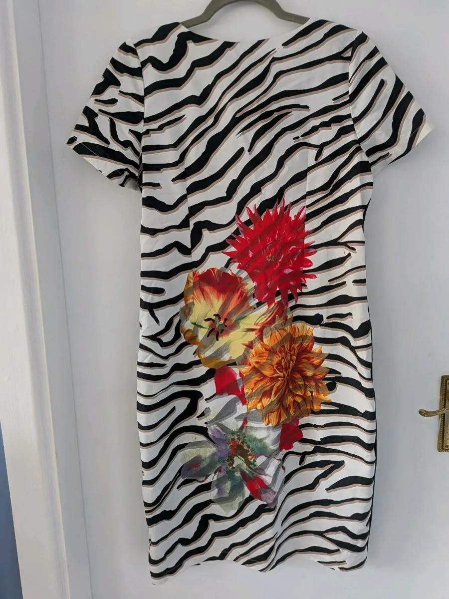 Designer dress - Image 3