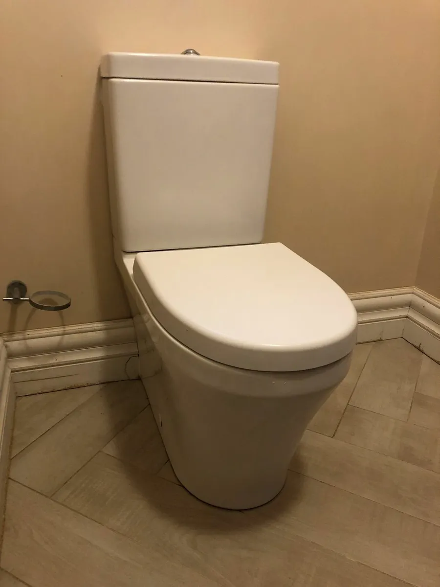 Toilet - Image 3