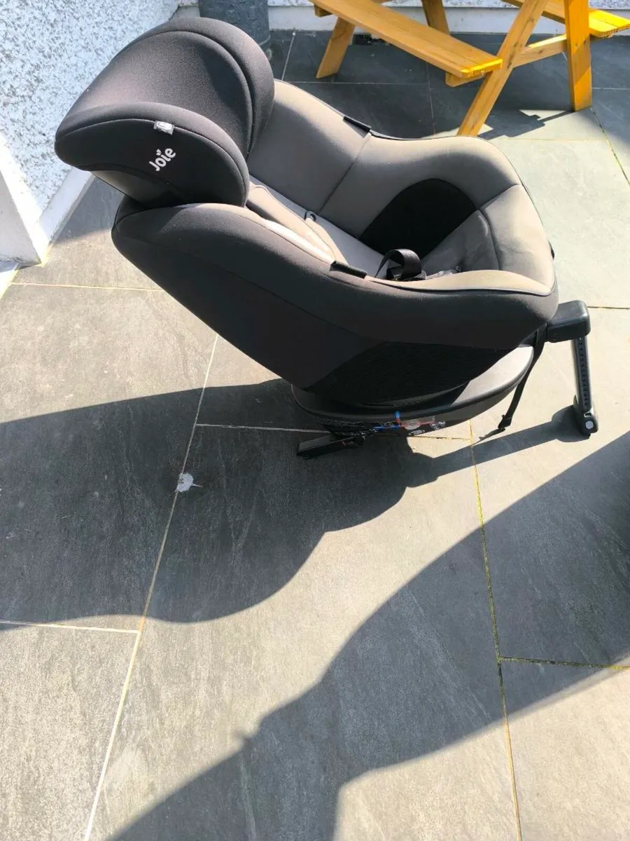 Car Seat - Image 2